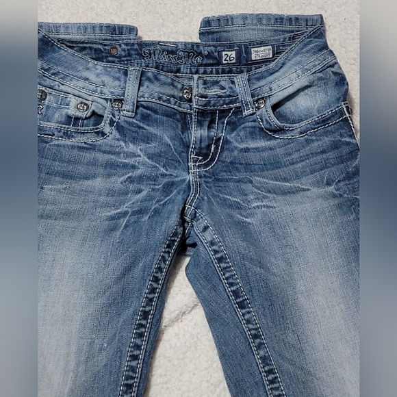 Miss Me Jeans.  Size 26x29 straight leg, whisking, low rise like new - Picture 3 of 9